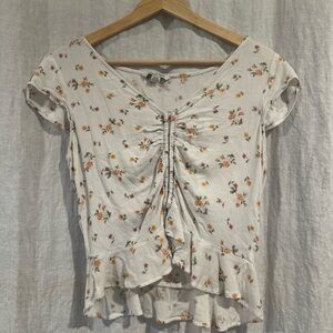 american eagle | ruffle sleeve floral top
